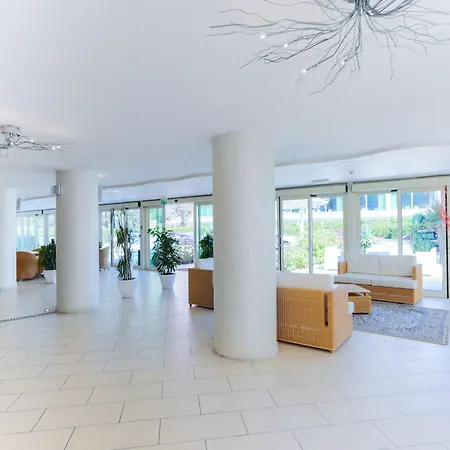 King - Azzurro Club 米兰马瑞提那