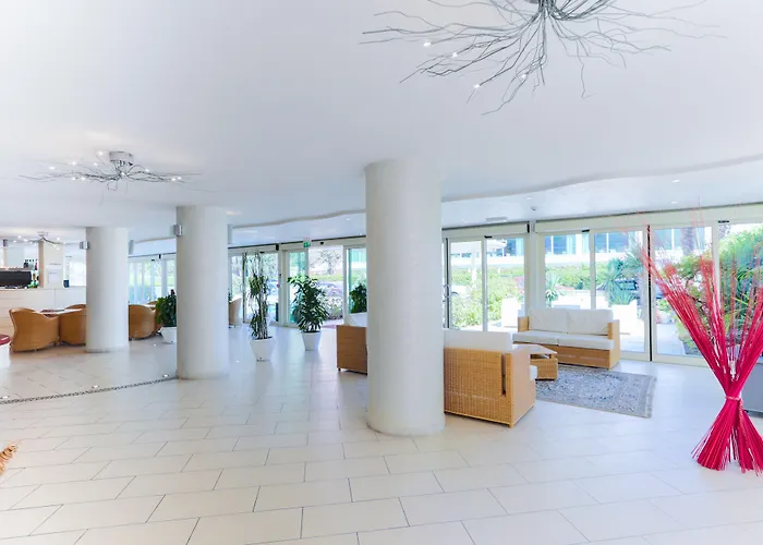 King - Azzurro Club 米兰马瑞提那