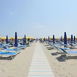 King - Azzurro Club ホテル