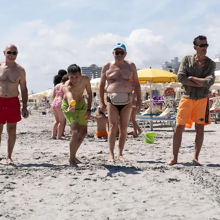 King - Azzurro Club ホテル 3*