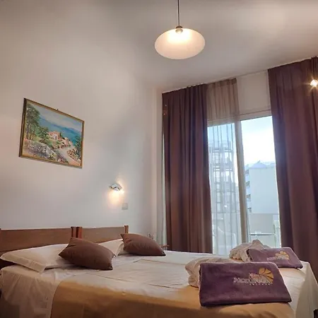 ホテル King - Azzurro Club 3*