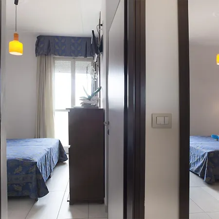 King - Azzurro Club ホテル 3*