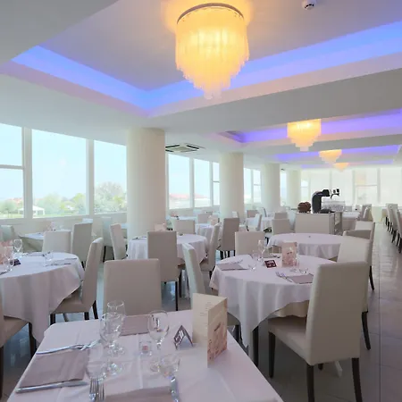 King - Azzurro Club 3* ミラノ・マリッティマ