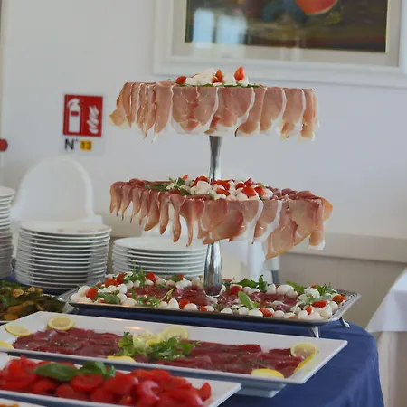 King - Azzurro Club ホテル 3*