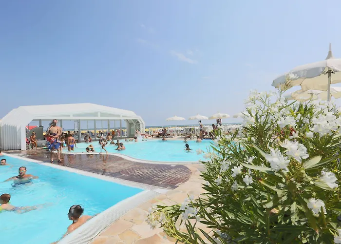 King - Azzurro Club Otel