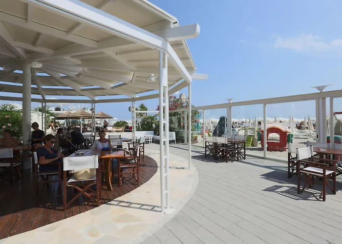 King - Azzurro Club Otel